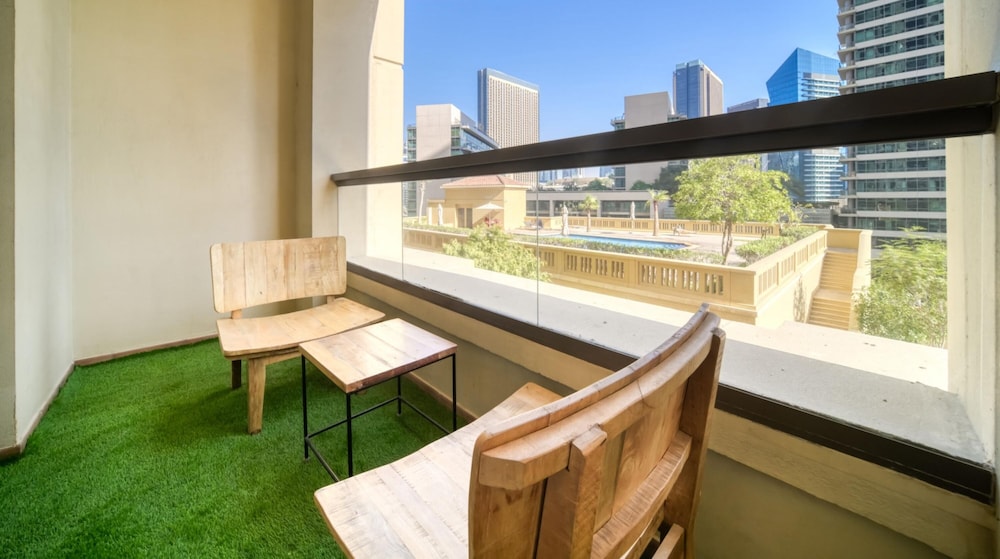 JBR Gem Spacious 1BR Apt With Balcony