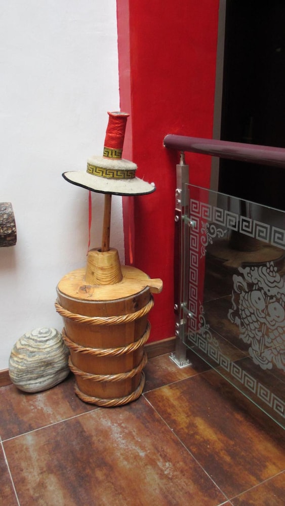 Nirvana Hotel - Hostel