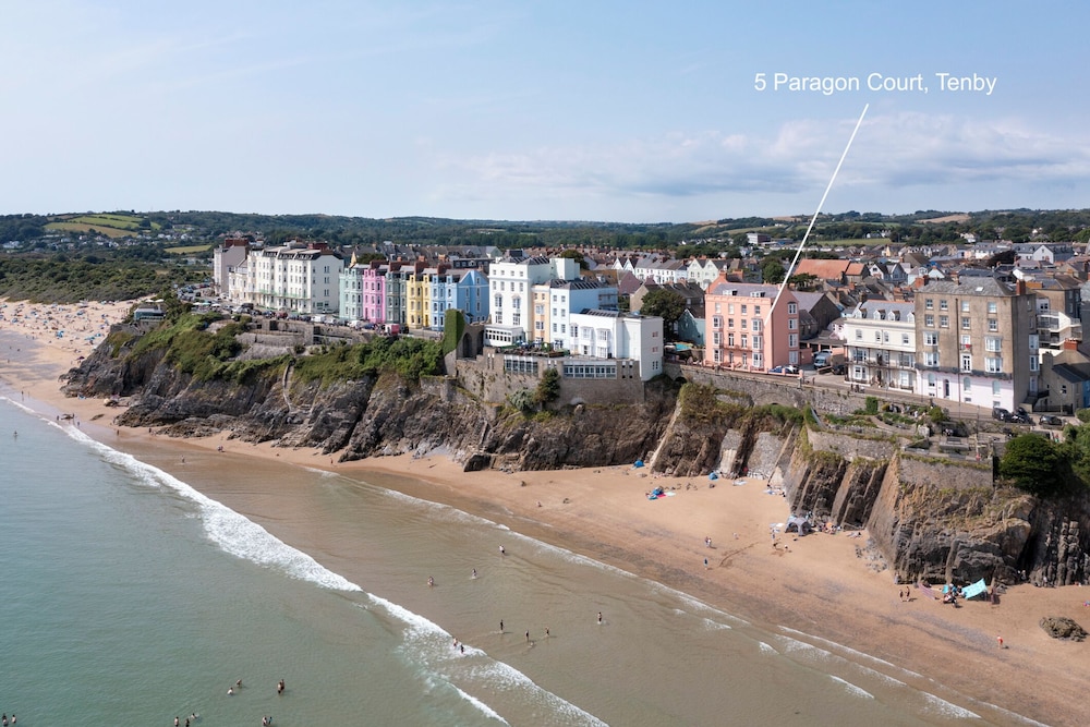 5 Paragon Court - Sea Front Apartment