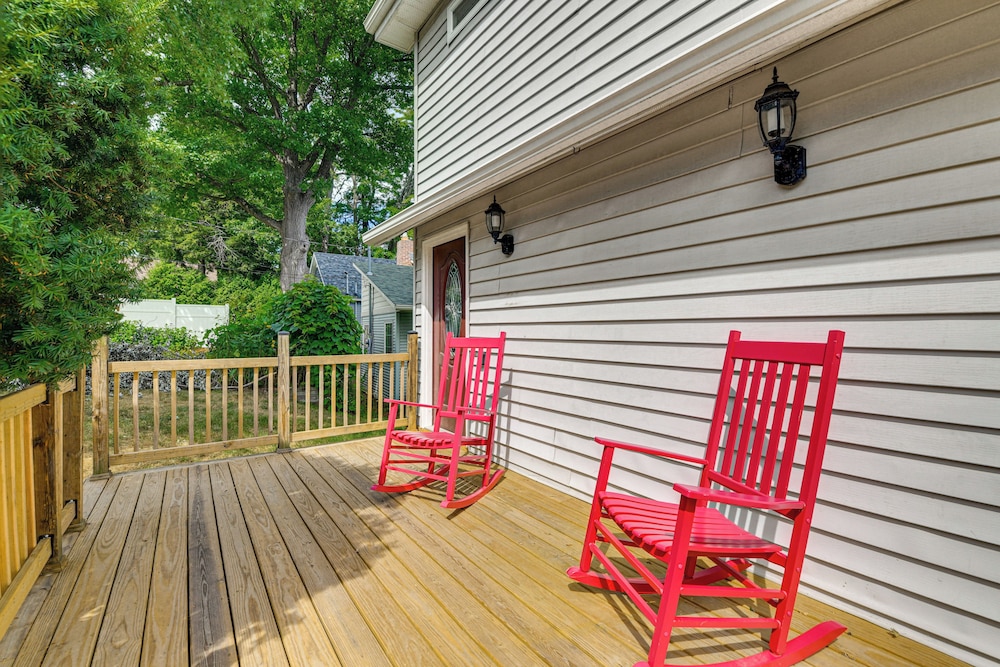 Waterfront Getaway: Lake Champlain Family Retreat!