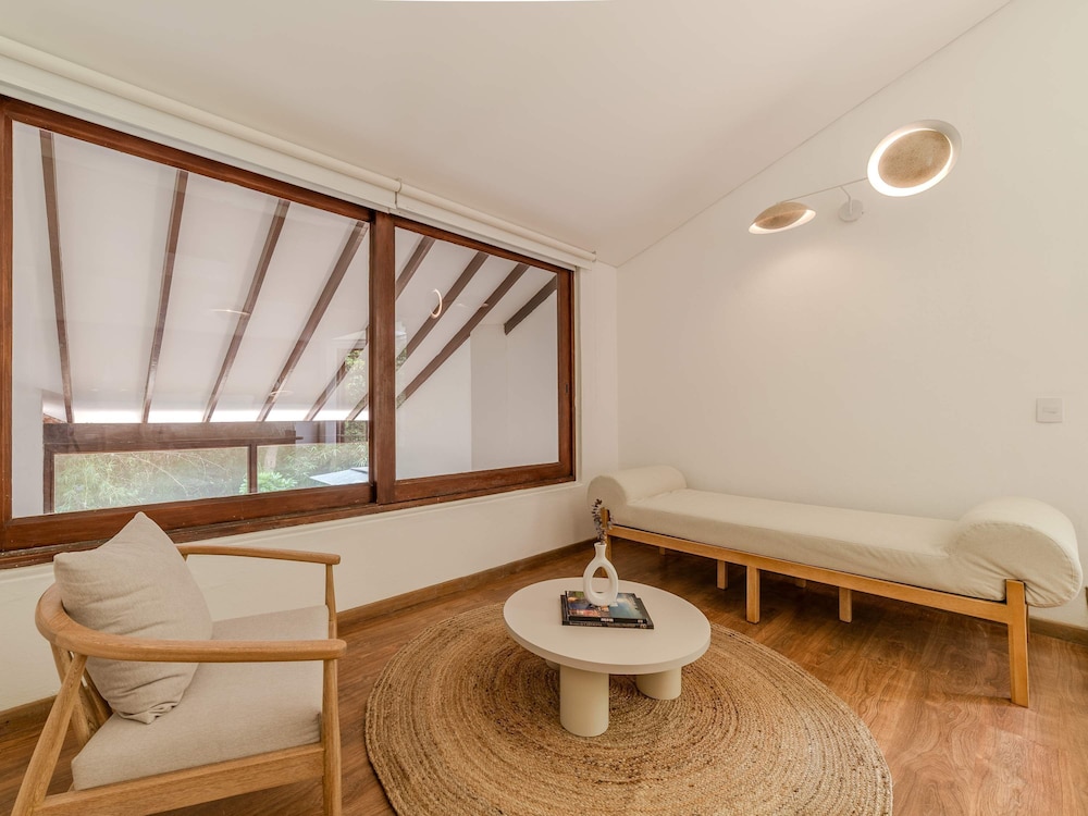 w Incredible 5BR House w Jacuzzi in El Poblado