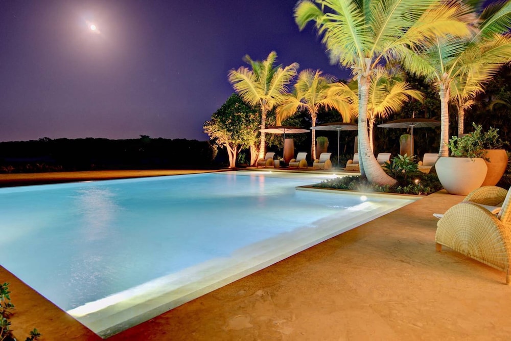 Villa Alta Gracia w Private Pool Designer Decor
