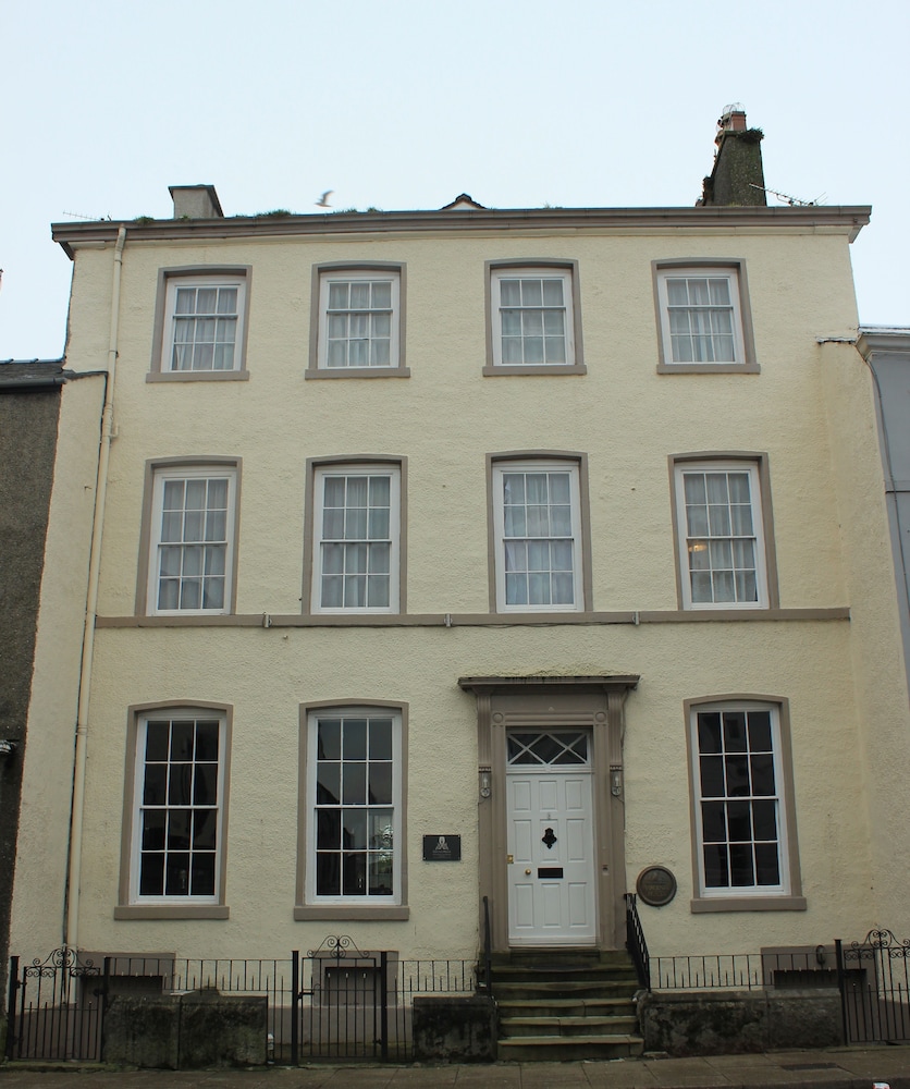 Virginia House Hotel