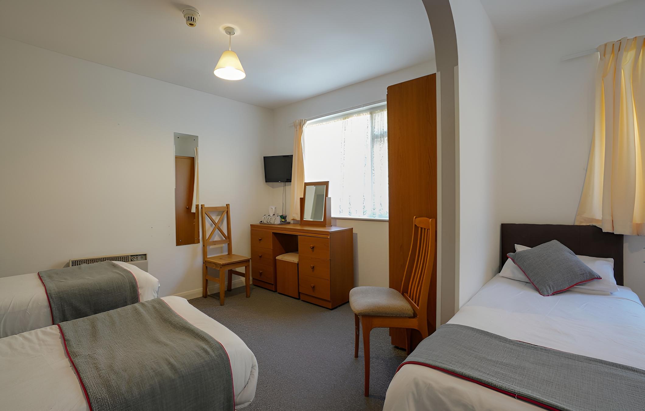 OYO Shanklin Beach Hotel