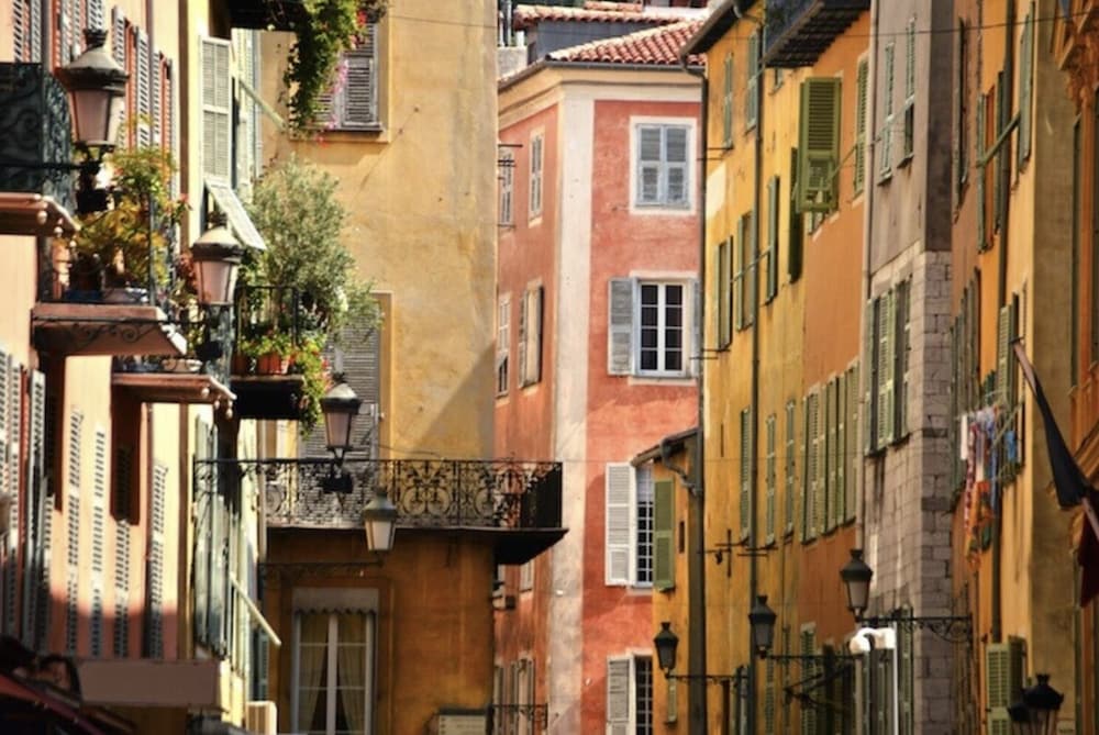 Studio à louer Carré d'Or à Nice photo 3