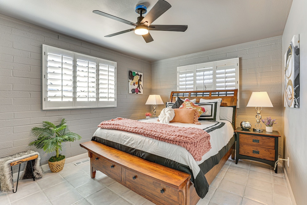 Walk to Scottsdale Stadium: Remodeled Home!