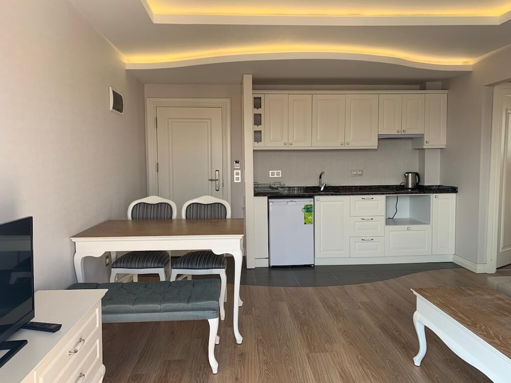 Daphne Residence - Image 11