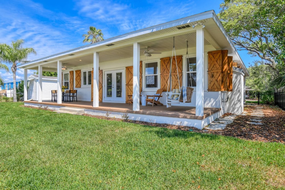 Castaway Cottage
