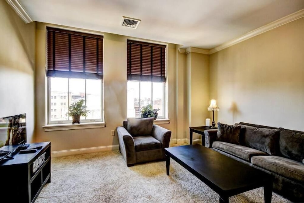 Fantastic 2 bedrooms apt. Harbor