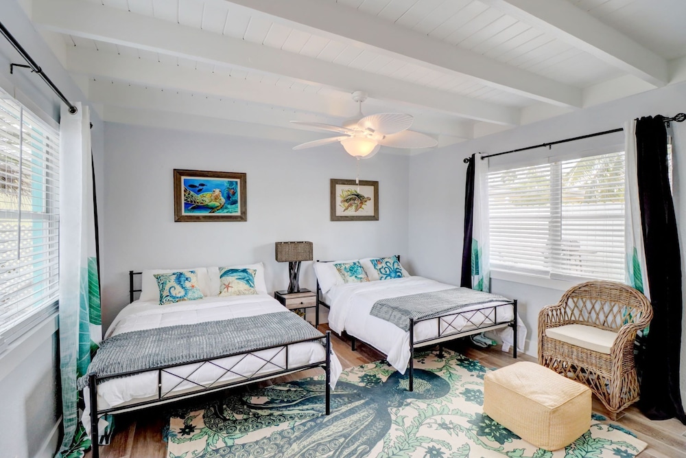 Family Couples Getaway Sleeps 6 Guests view 3