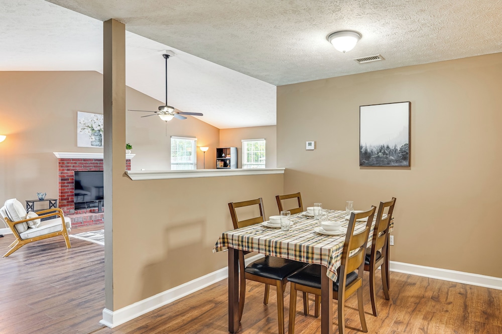 7 Mi to Dtwn Panama City: Family Home w/ Patio