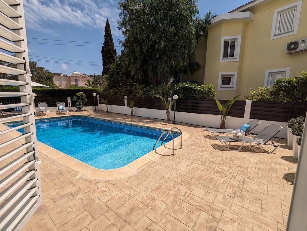 Blue Estia Villa - Pool Wifi Summer Breeze