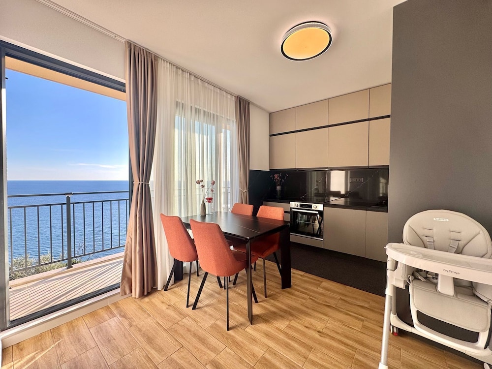 Apartments Azimut Rezevici