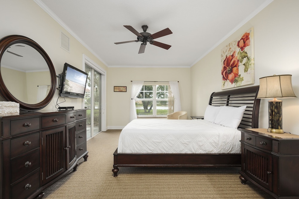 Palm Coast Resort by Distinctive Beach Rentals view 5