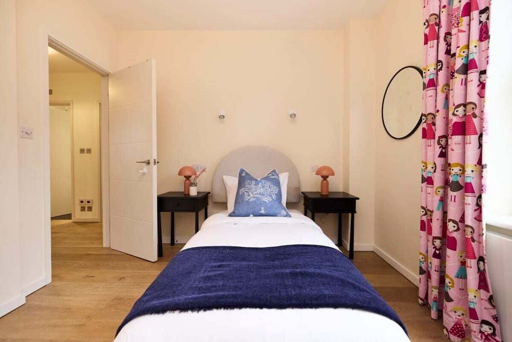 The South Hampstead Hideaway - Stylish 6bdr Home