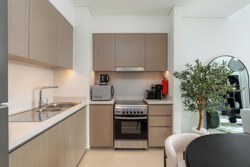 2BR High Floor Act I Act II T1