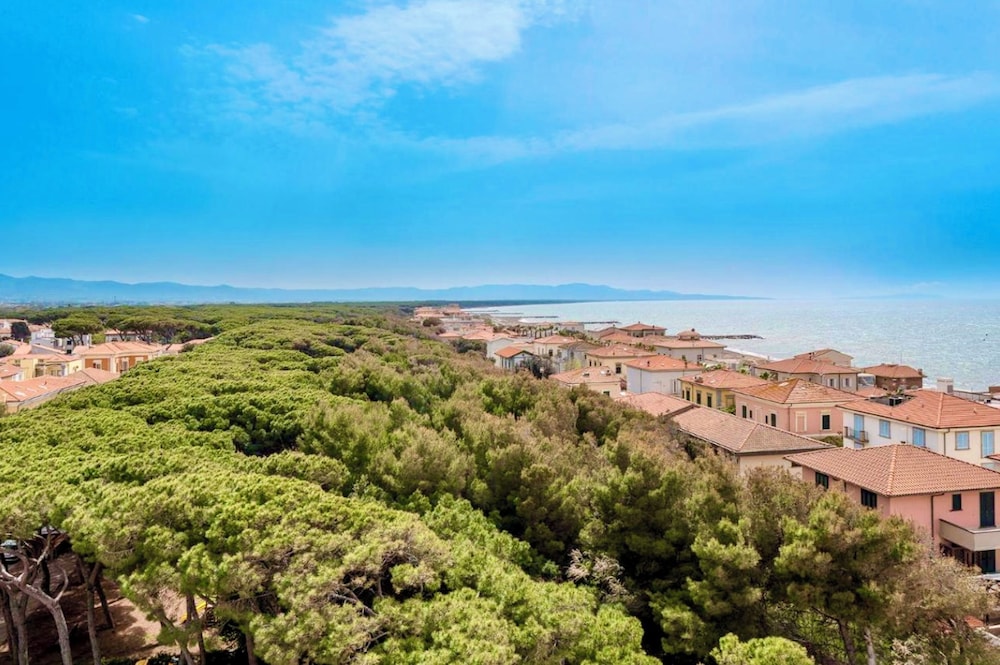 Hotel in Cecina just 100 mt from the sea view 3