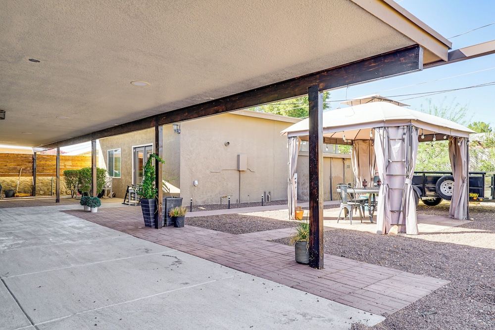 Near Casino & Shops: Cozy Apt in West El Paso!
