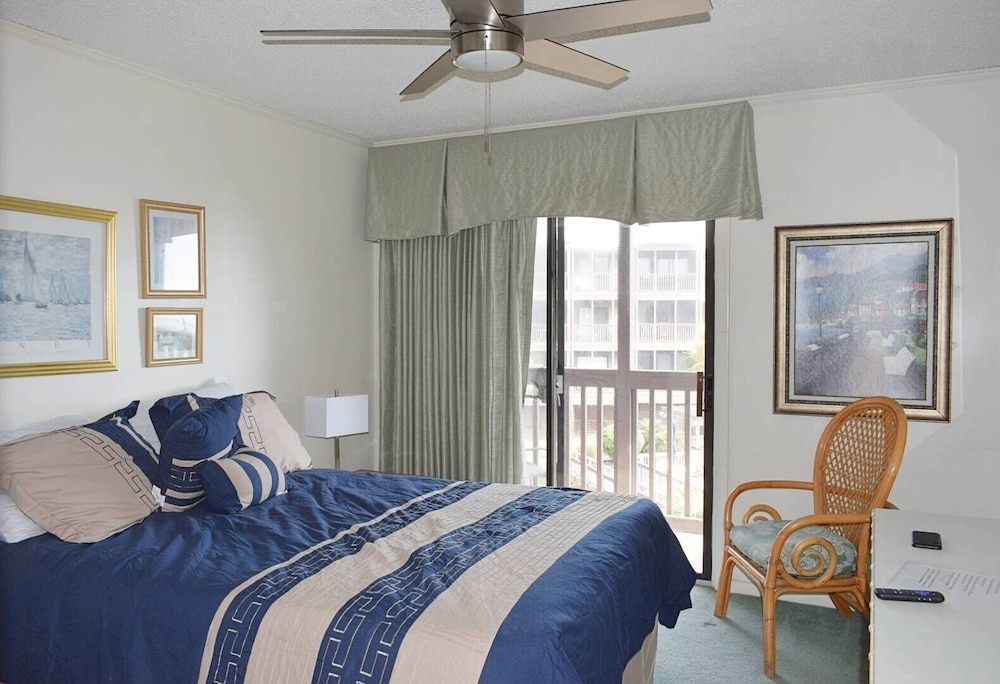 Tilghman Beach And Racquet Club 209 3 Bedroom Condo by RedAwning view 4