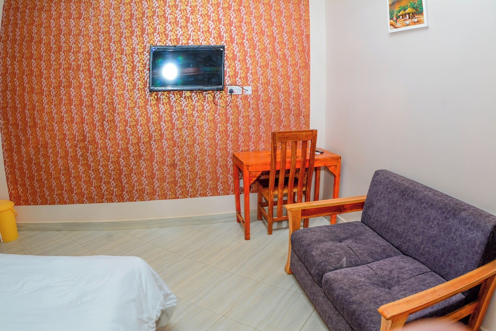 Bezinda Lodge view 2