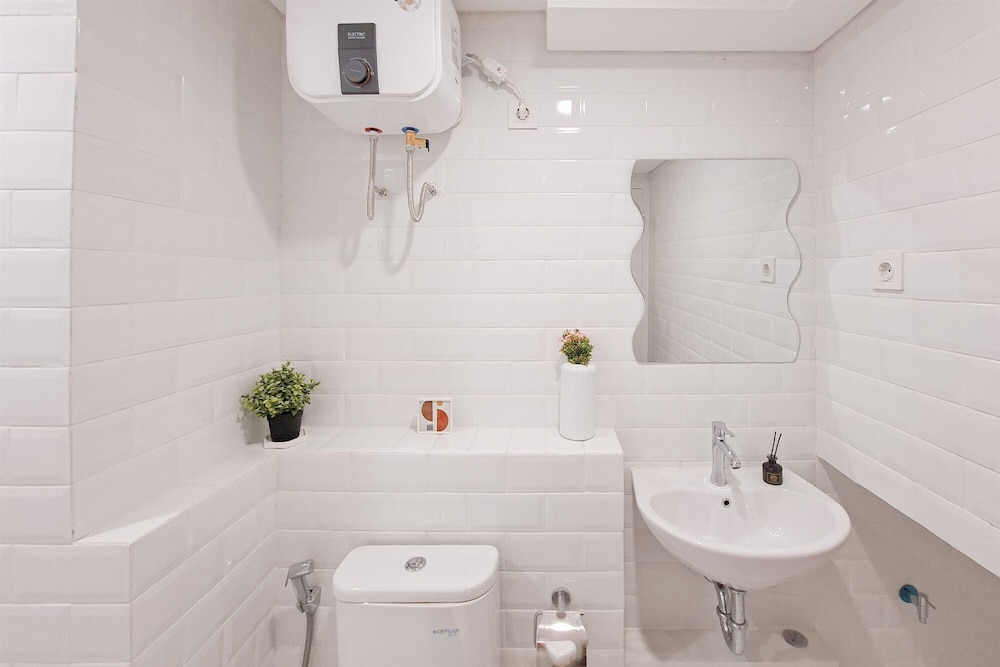 Spacious Studio Loft At Kingland Avenue Apartment