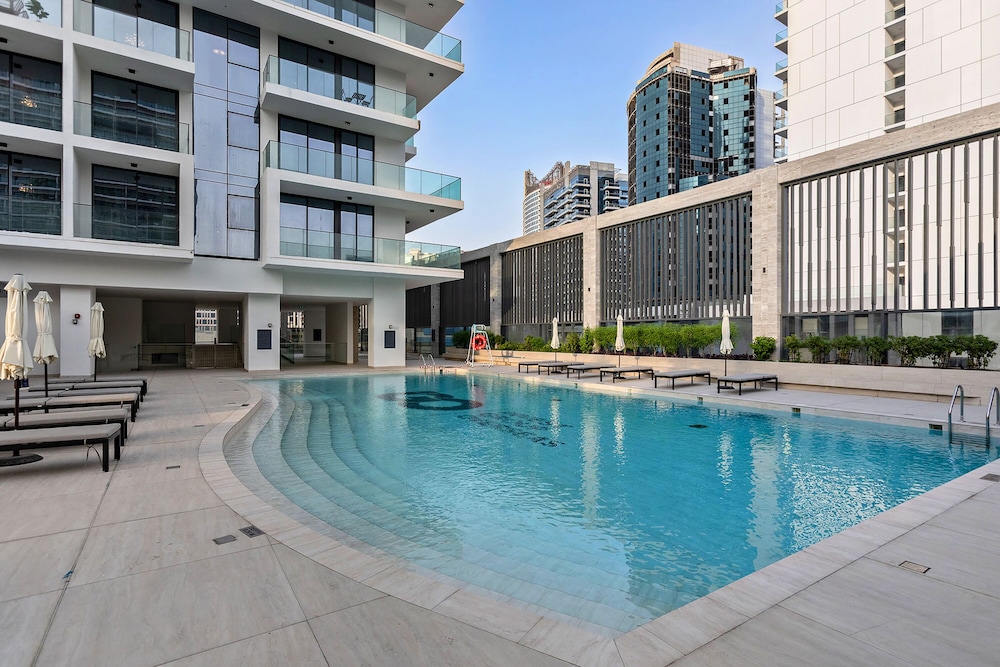 Modern Studio at Paragon