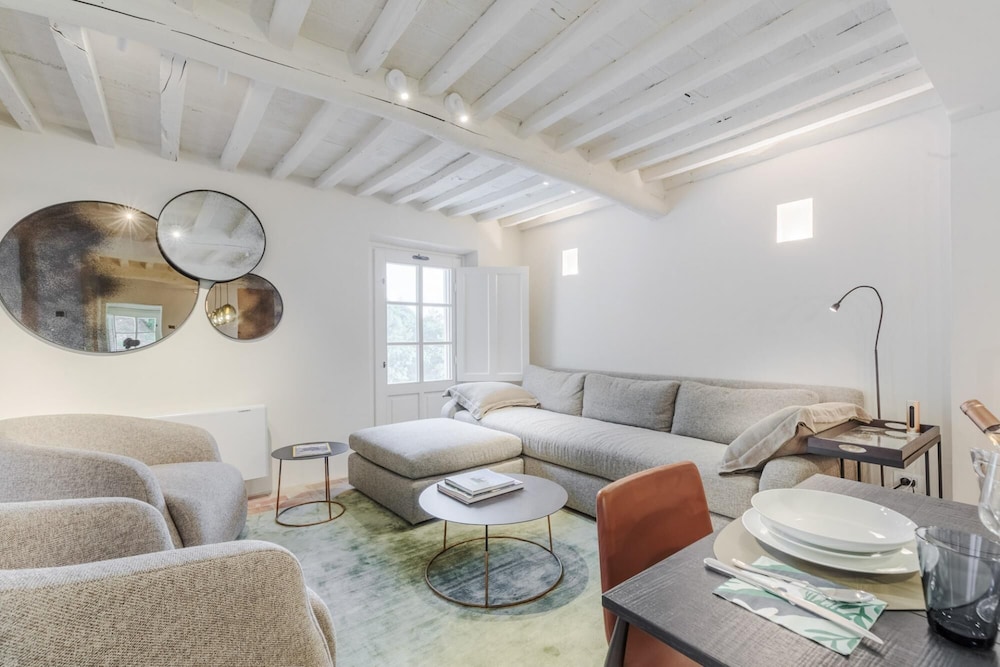 Tramonto Farmhouse Contemporary Tradition view 2