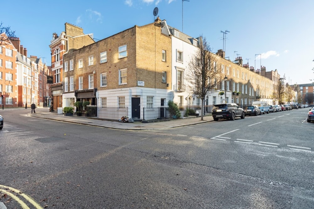 Bright 1 Bedroom House near Edgware Road