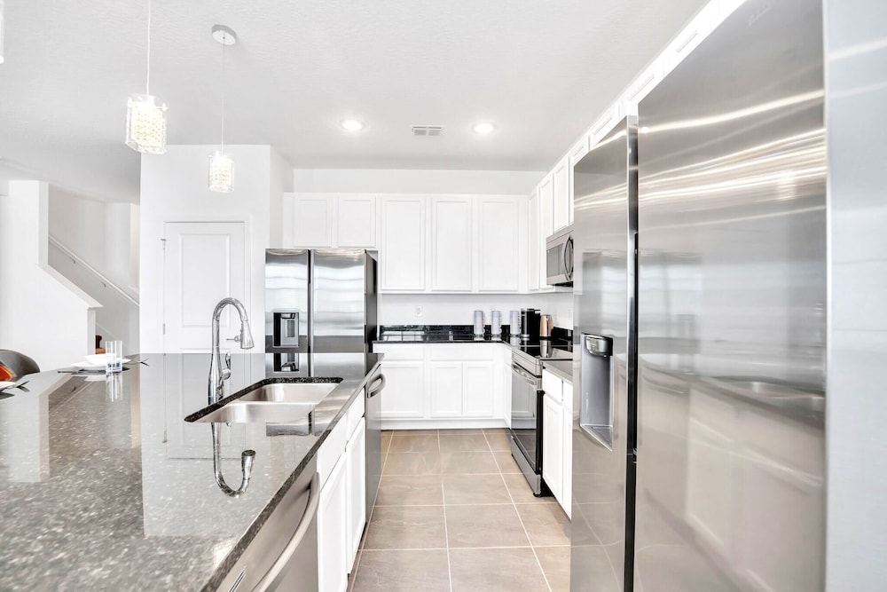 Upstay Luxury Resort Home w Private Pool & Hot Tub