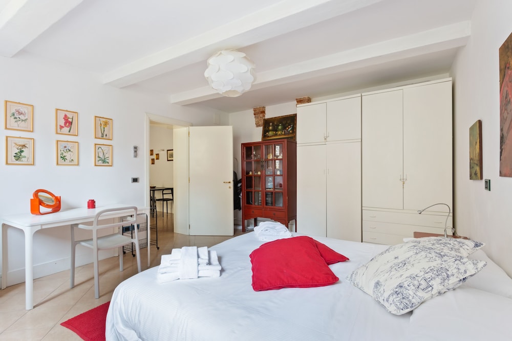Riva Di Biasio Lovely Flat