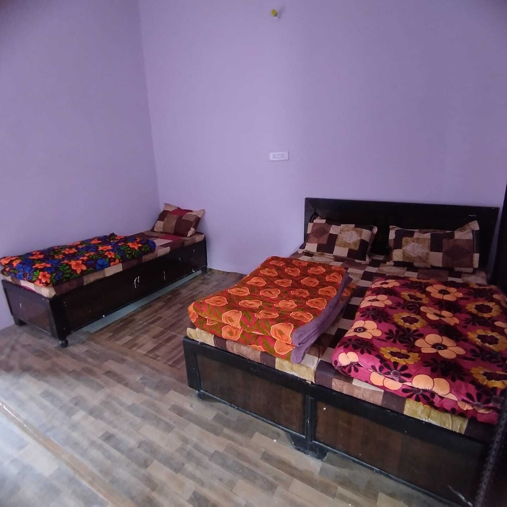 Aditya Guest House And Restaurant