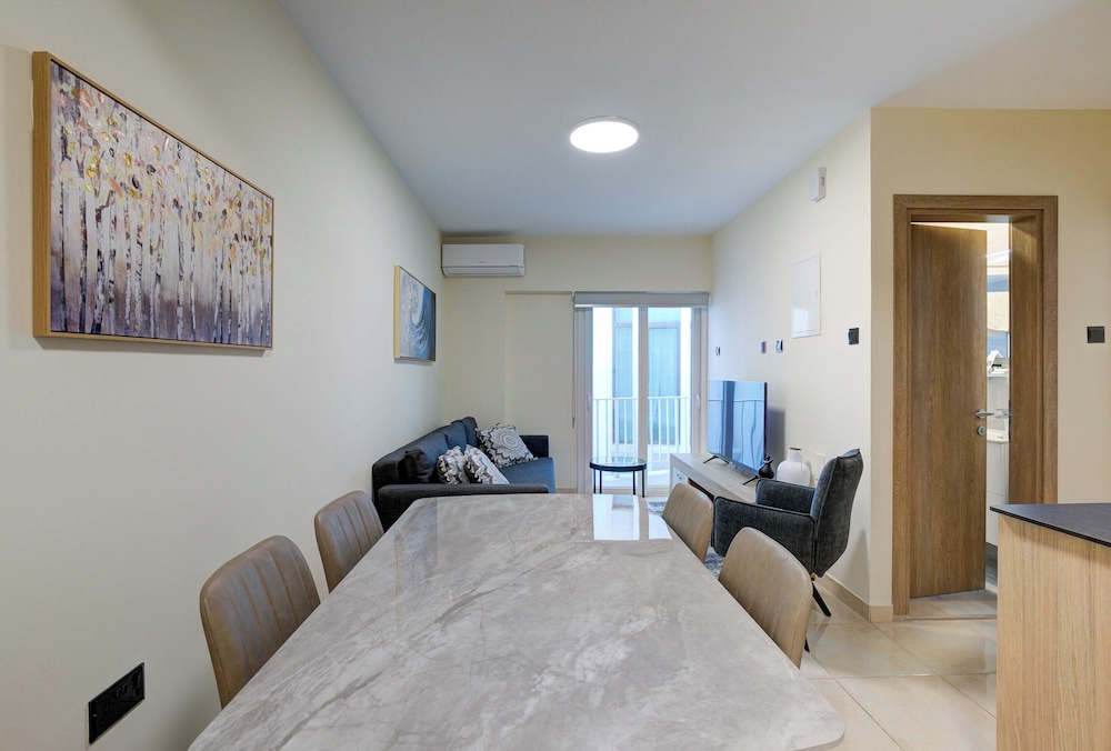 74 Prokymea- Steps From the Sea, Downtown, Balcony
