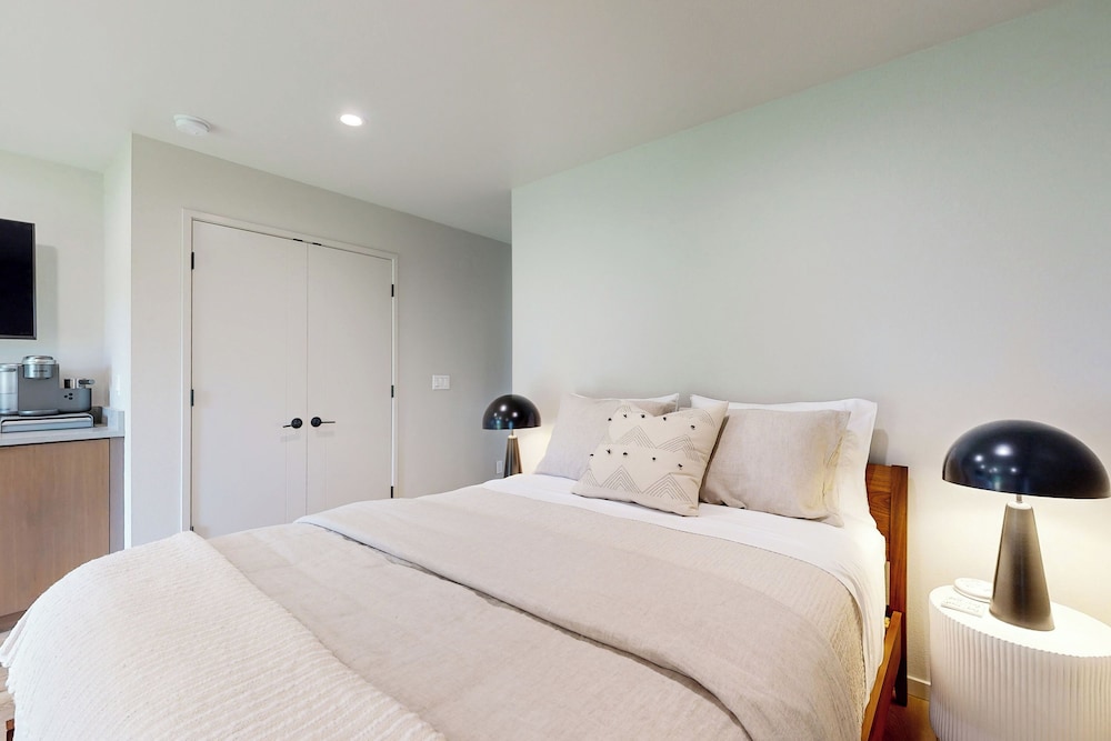 Home w/ Stunning River Views & Nearby Attractions
