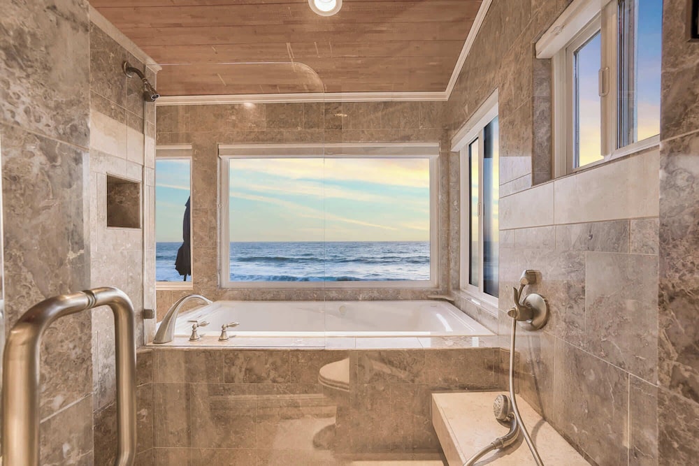 @marbella Lane-oceanfront Retreat w/ Stunning View