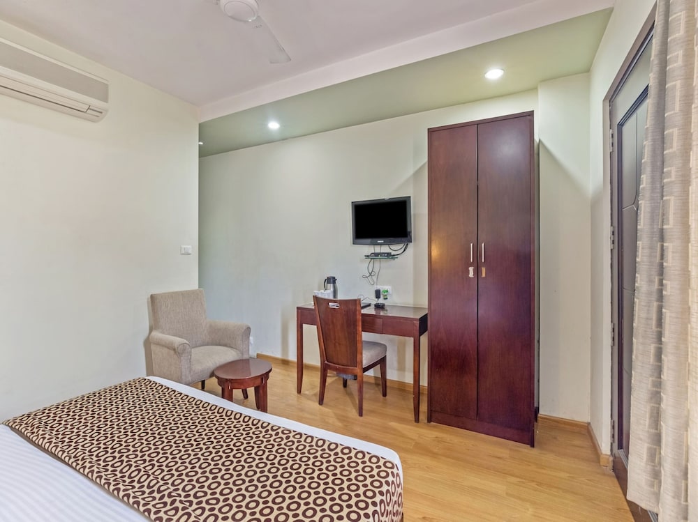 Sunny and Family Friendly Apartment Directly at the Pool