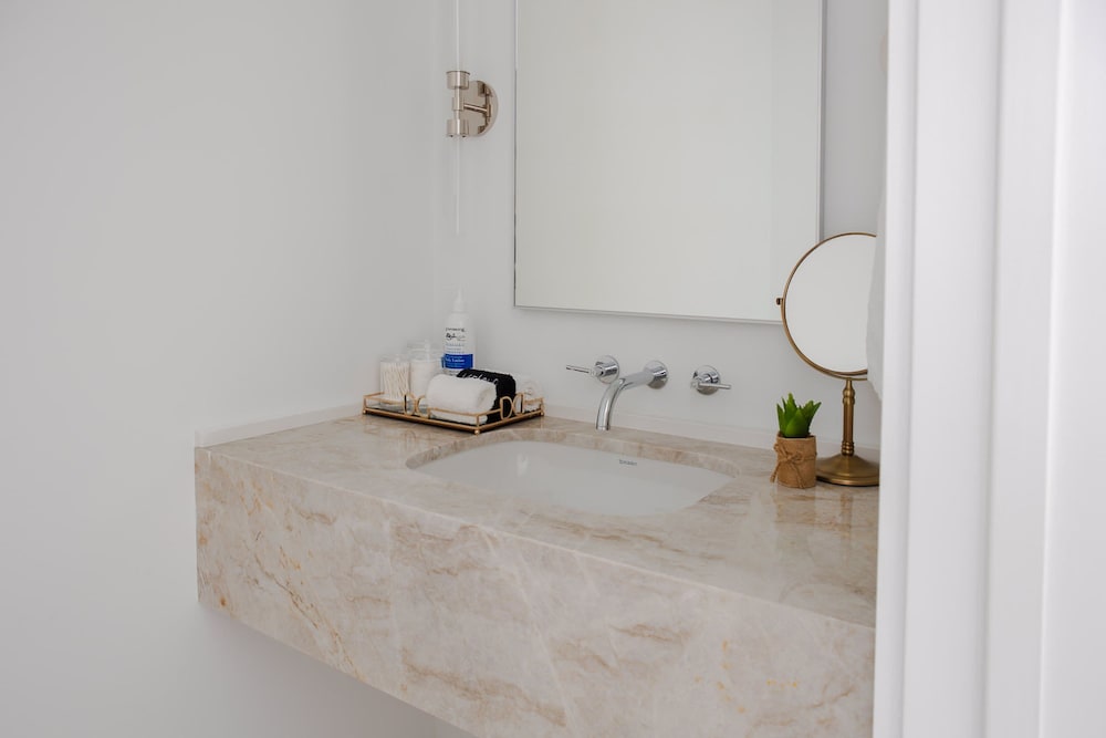 The Lyra Luxury Group Getaway - Two Penthouses