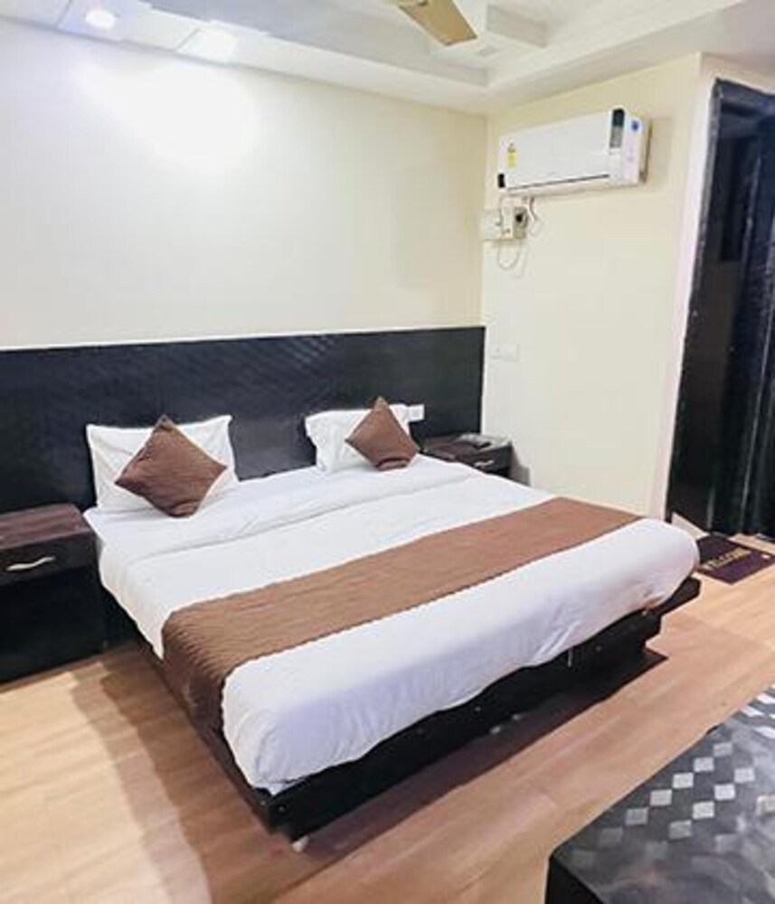 Fabhotel Diamond Key
