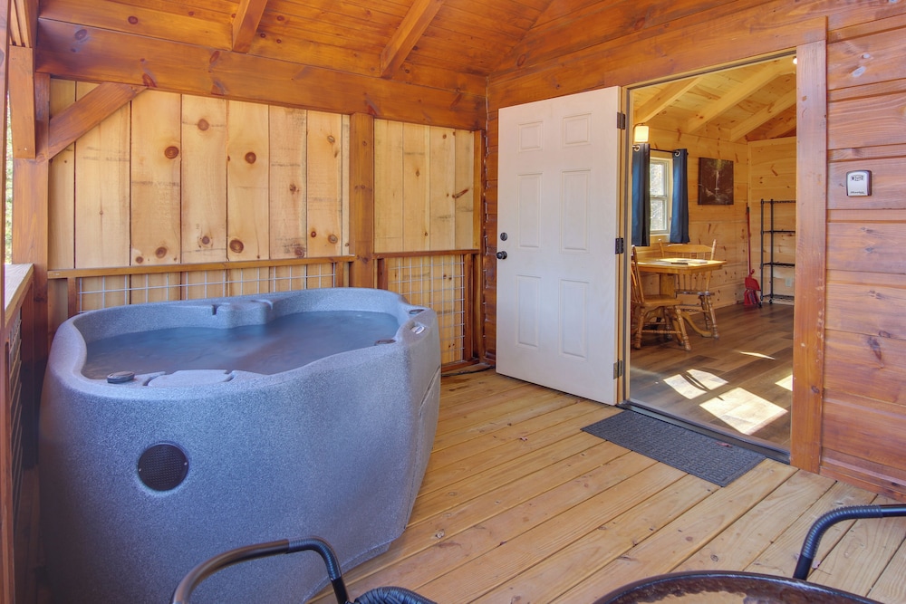 Sweet Thang: Romantic Blue Ridge Mtns Getaway