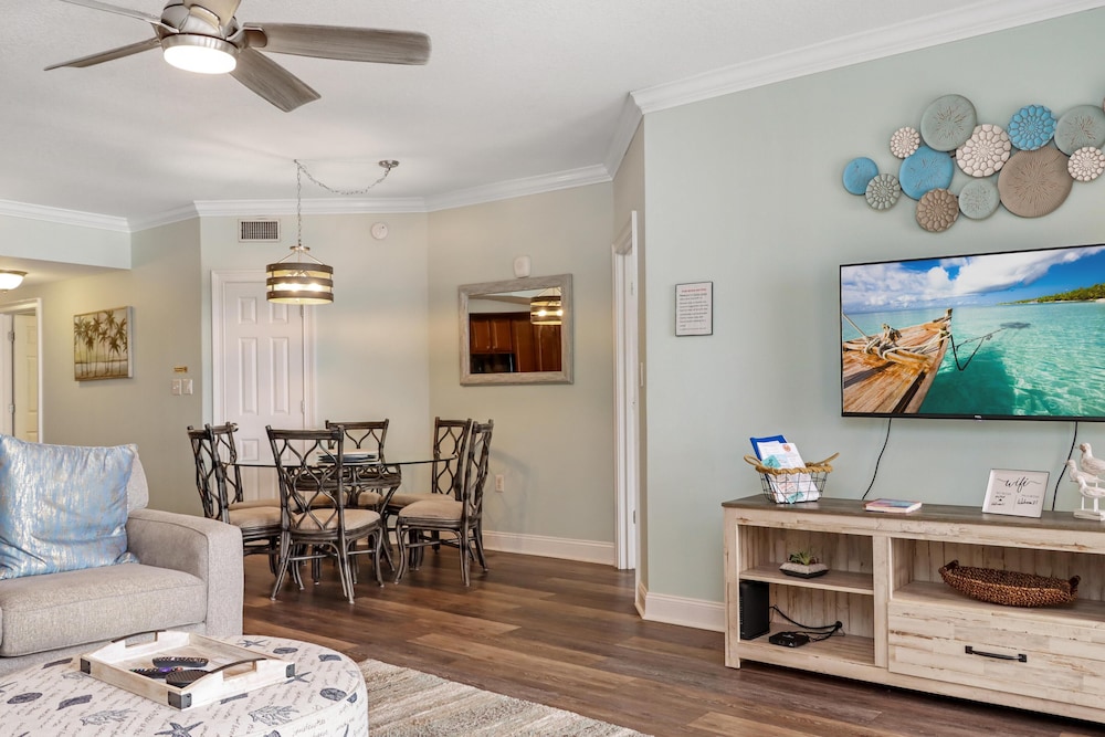 Paradise Shores 305