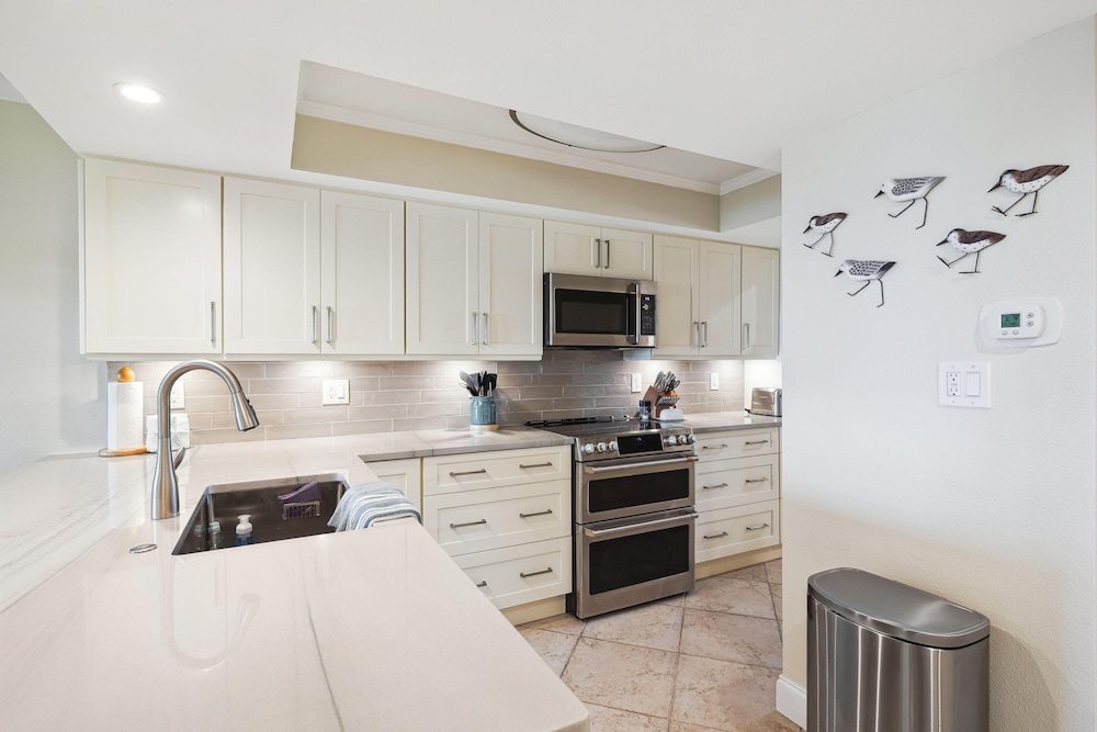 Land's End 10-304 Beach Front - Premier