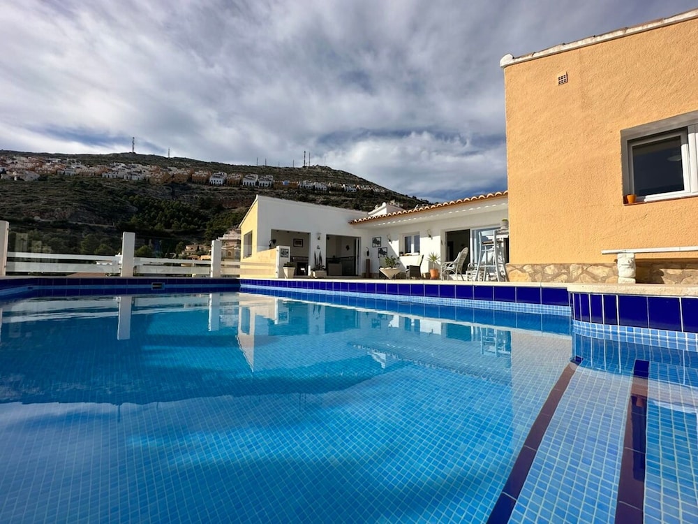 Incredible Views Villa With Private Pool