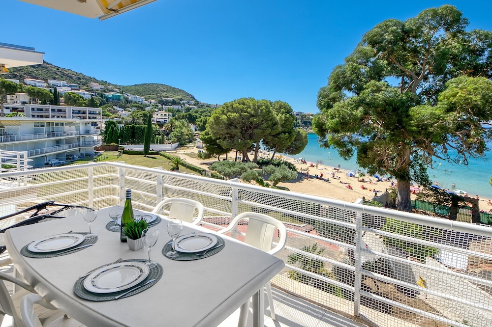 Apartment in Roses Near Beach