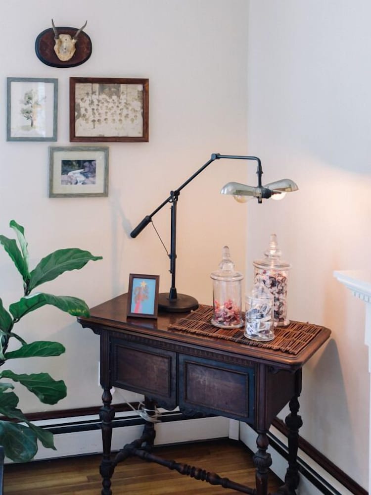 Burdett House Bed & Breakfast