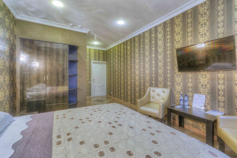 Kapriz Hotel