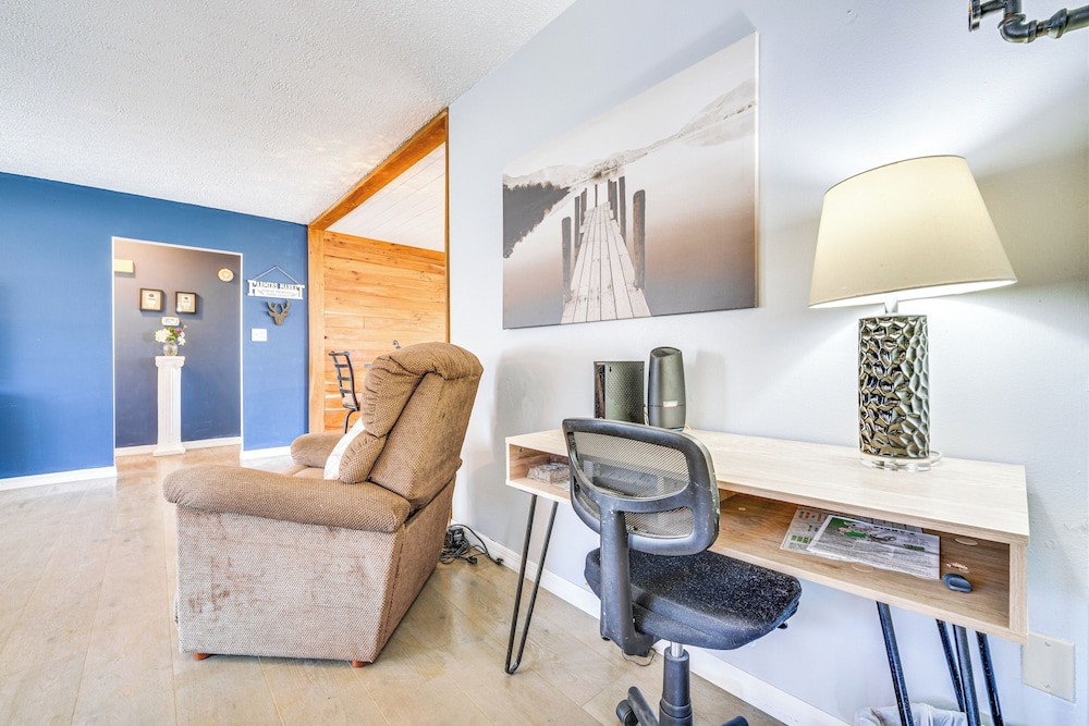 14 Mi to Legoland: Haines City Retreat w/ Yard!