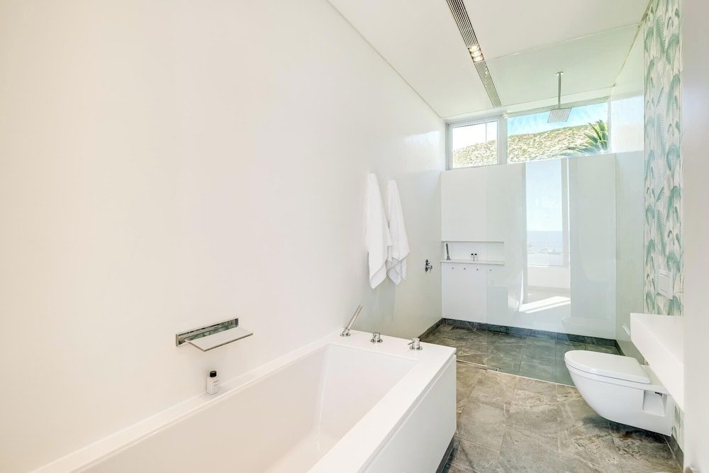 Opulent Spacious Fresnaye Sea View Leonotis Villa