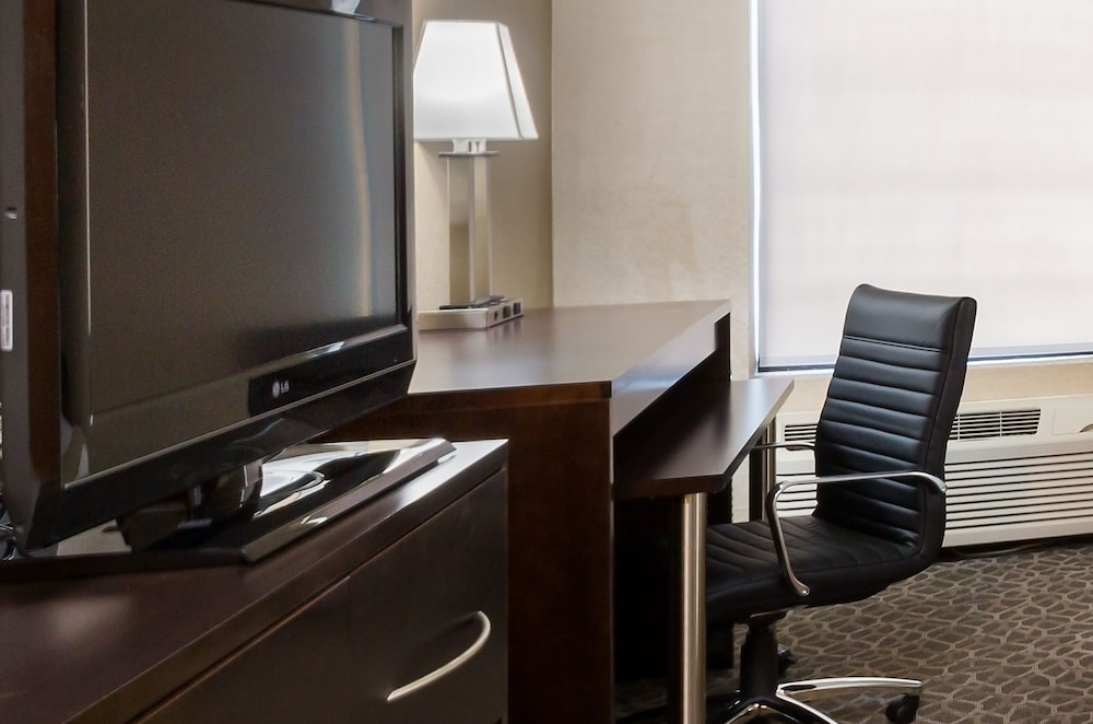 Holiday Inn Express Hotel Suites Mt. Holly, an IHG Hotel - Property Image 42