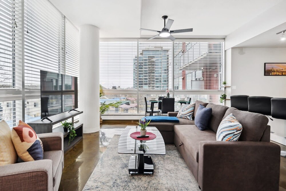 Luxury Condo Steps From Stampede Park