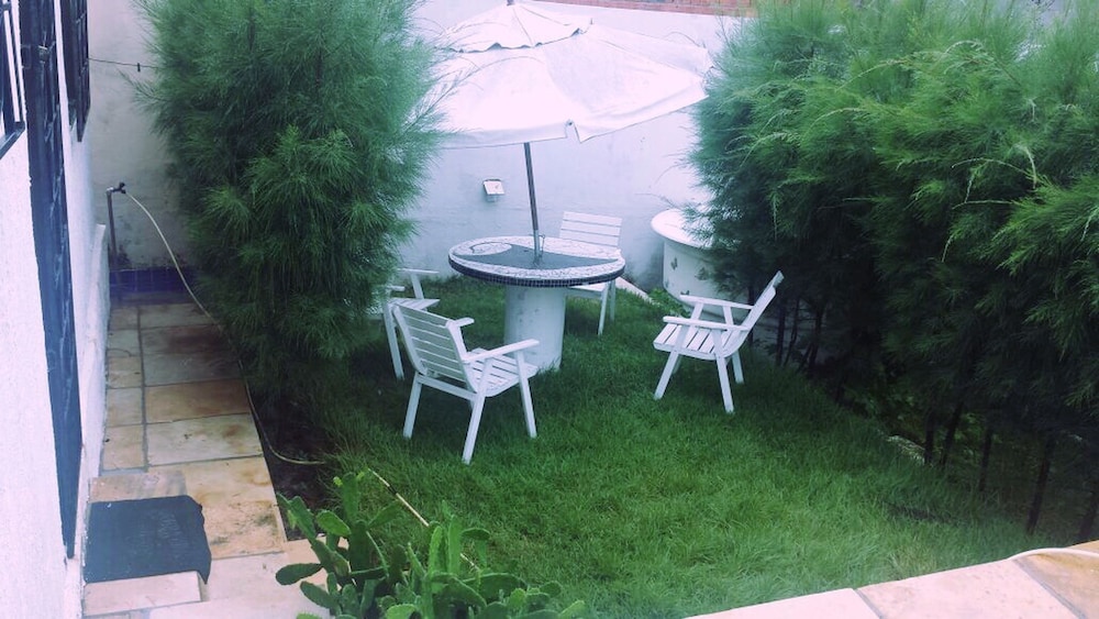 Canoa Guest House