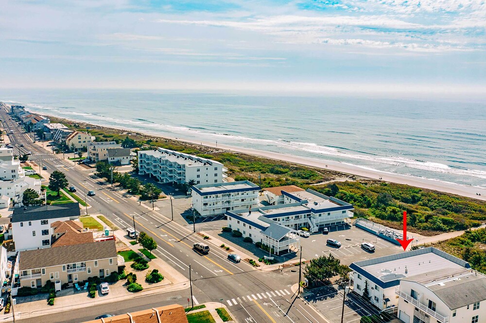 Beautiful Brigantine Condo - Walk to Beach! view 5